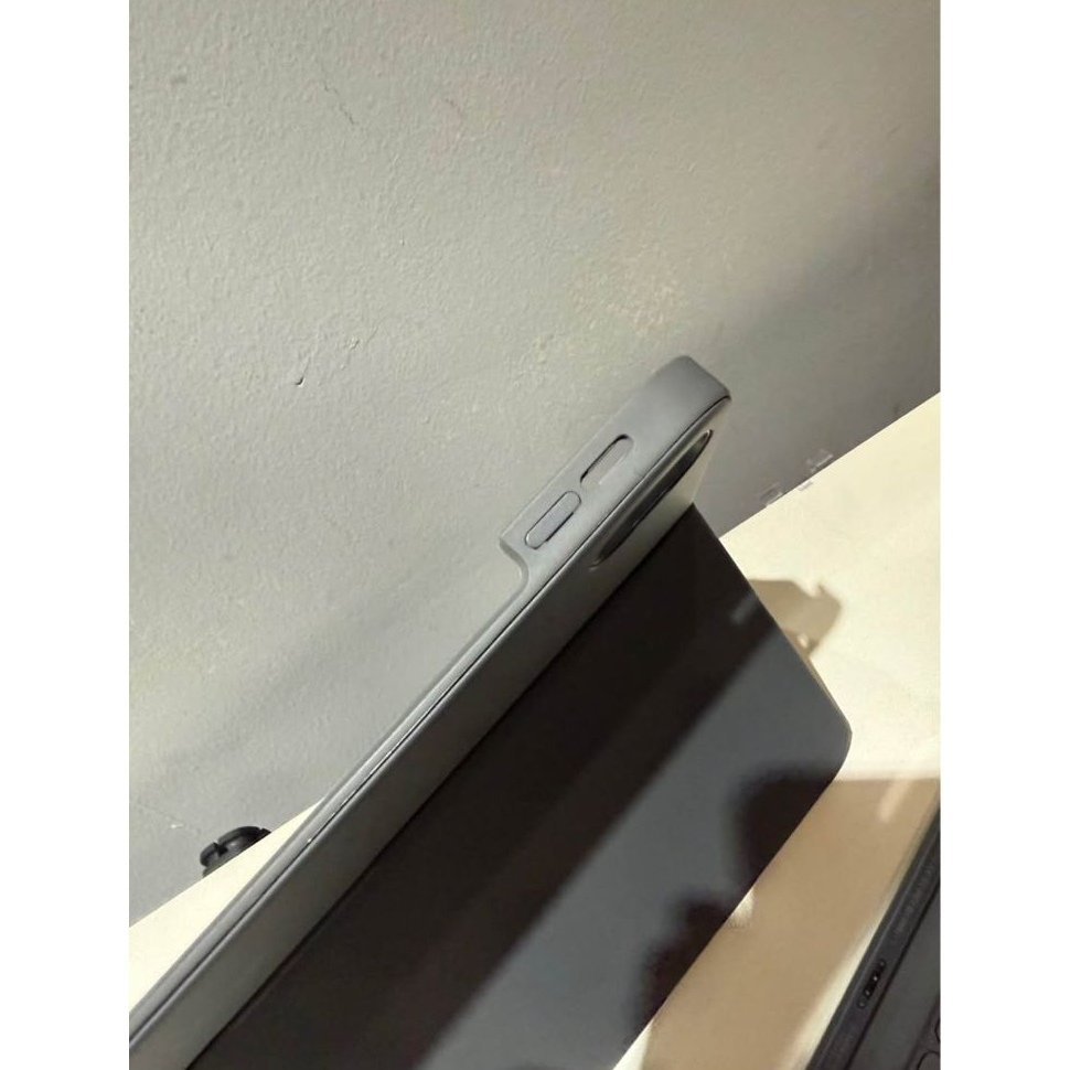 Casing Keyboard Logitech dengan Trackpad dan Backlit untuk iPad 10th Gen & A16 - Image 4