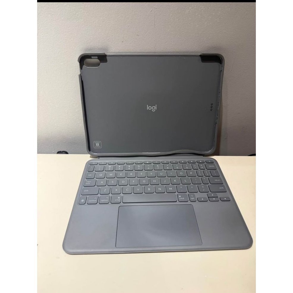 Casing Keyboard Logitech dengan Trackpad dan Backlit untuk iPad 10th Gen & A16 - Image 2